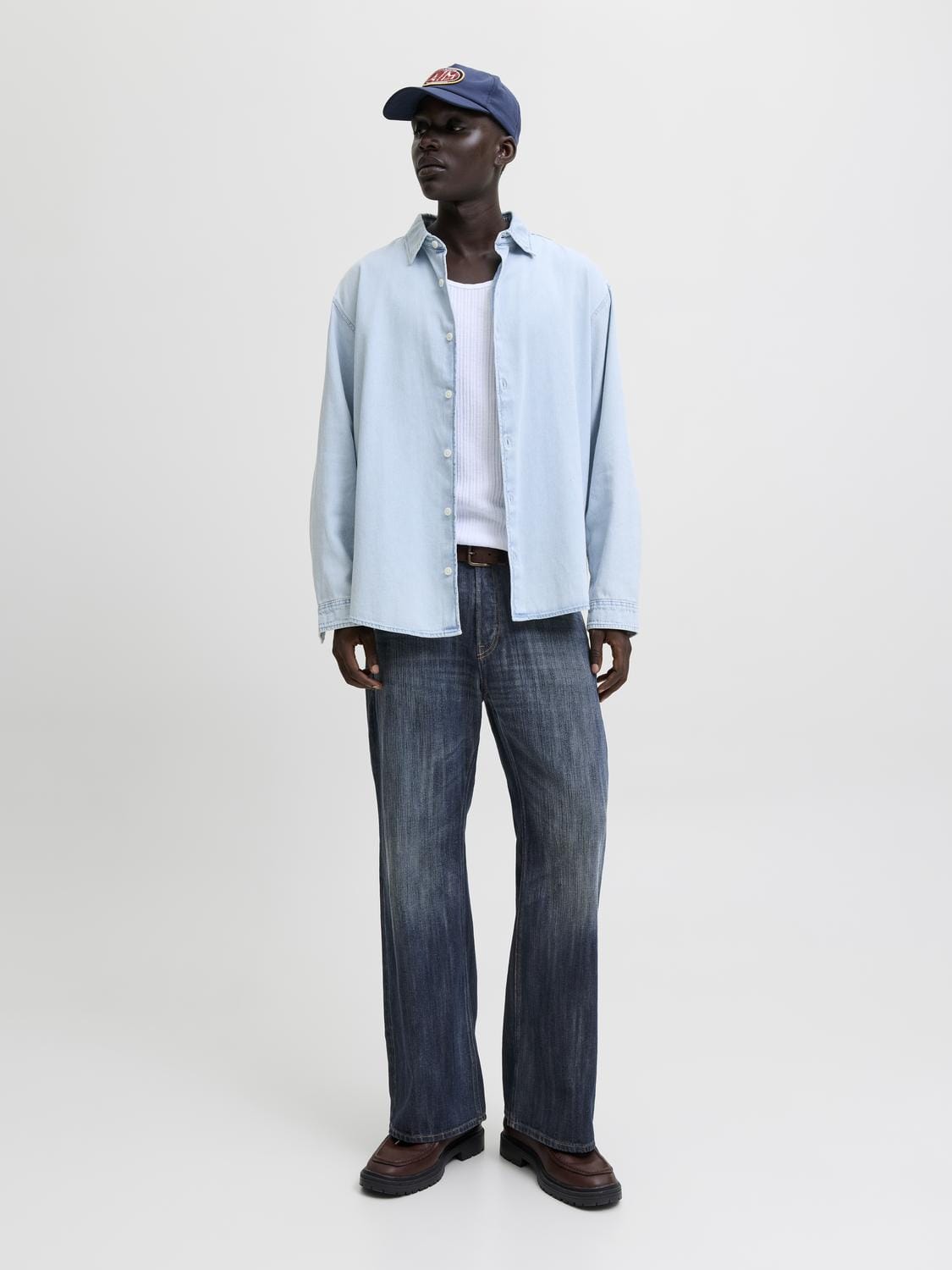 model_shot-front_full